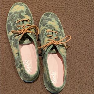 Women’s Keds  New without tags, Camo Print